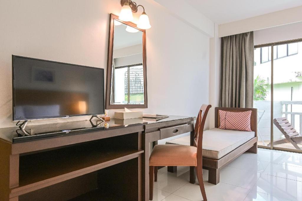 Hotel Ramada By Wyndham Phuket Southsea Karon Exterior foto