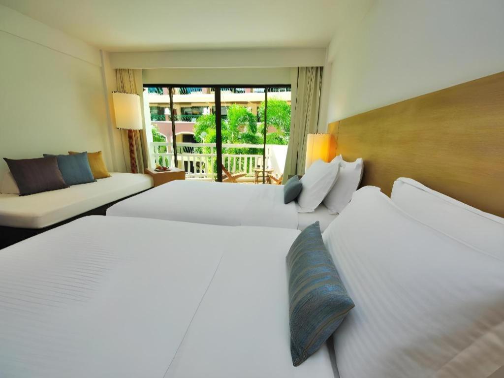 Hotel Ramada By Wyndham Phuket Southsea Karon Exterior foto