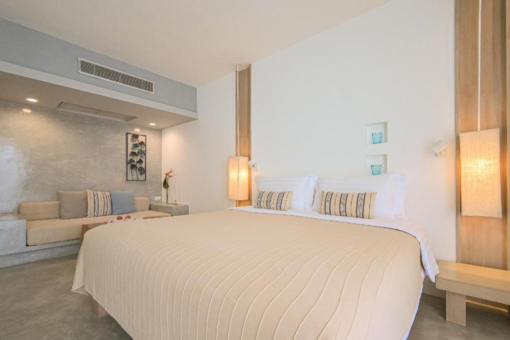 Hotel Ramada By Wyndham Phuket Southsea Karon Exterior foto