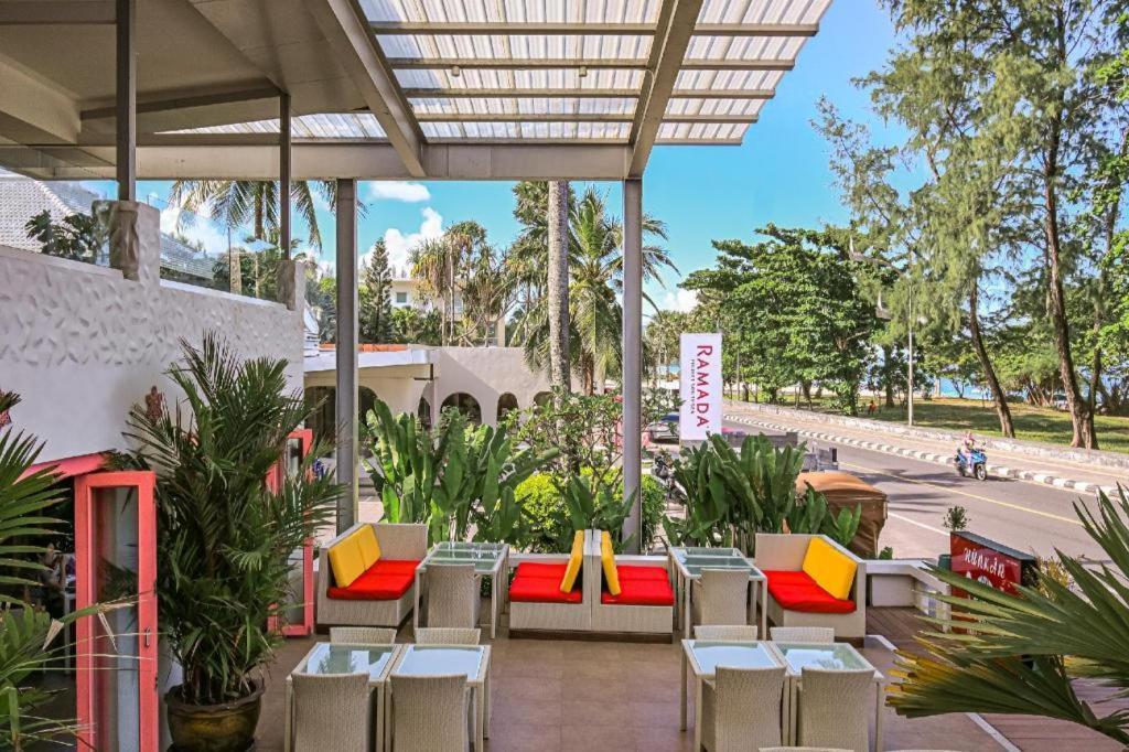 Hotel Ramada By Wyndham Phuket Southsea Karon Exterior foto