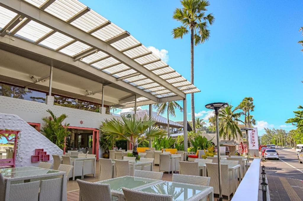 Hotel Ramada By Wyndham Phuket Southsea Karon Exterior foto