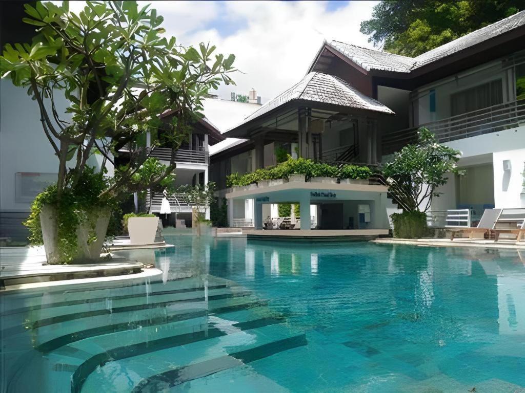 Hotel Ramada By Wyndham Phuket Southsea Karon Exterior foto